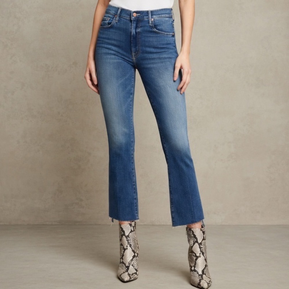 MOTHER The Insider Crop Step‎ Fray Jeans Walking On Coals Blue 1157-104 Size 25